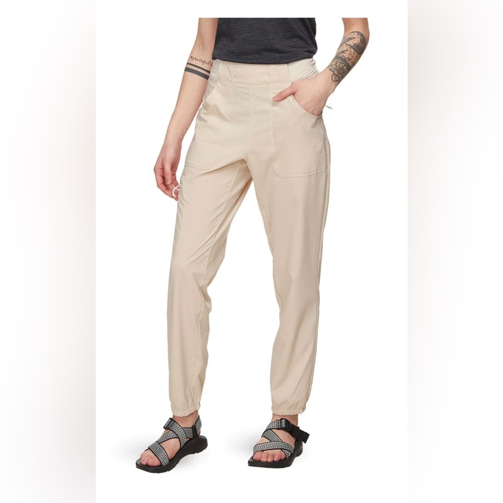 Patagonia tech joggers women’s - Pumice - medium - NWT MSRP $90